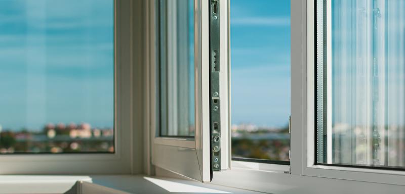 Comment choisir entre fenêtres alu et PVC pour votre rénovation ?